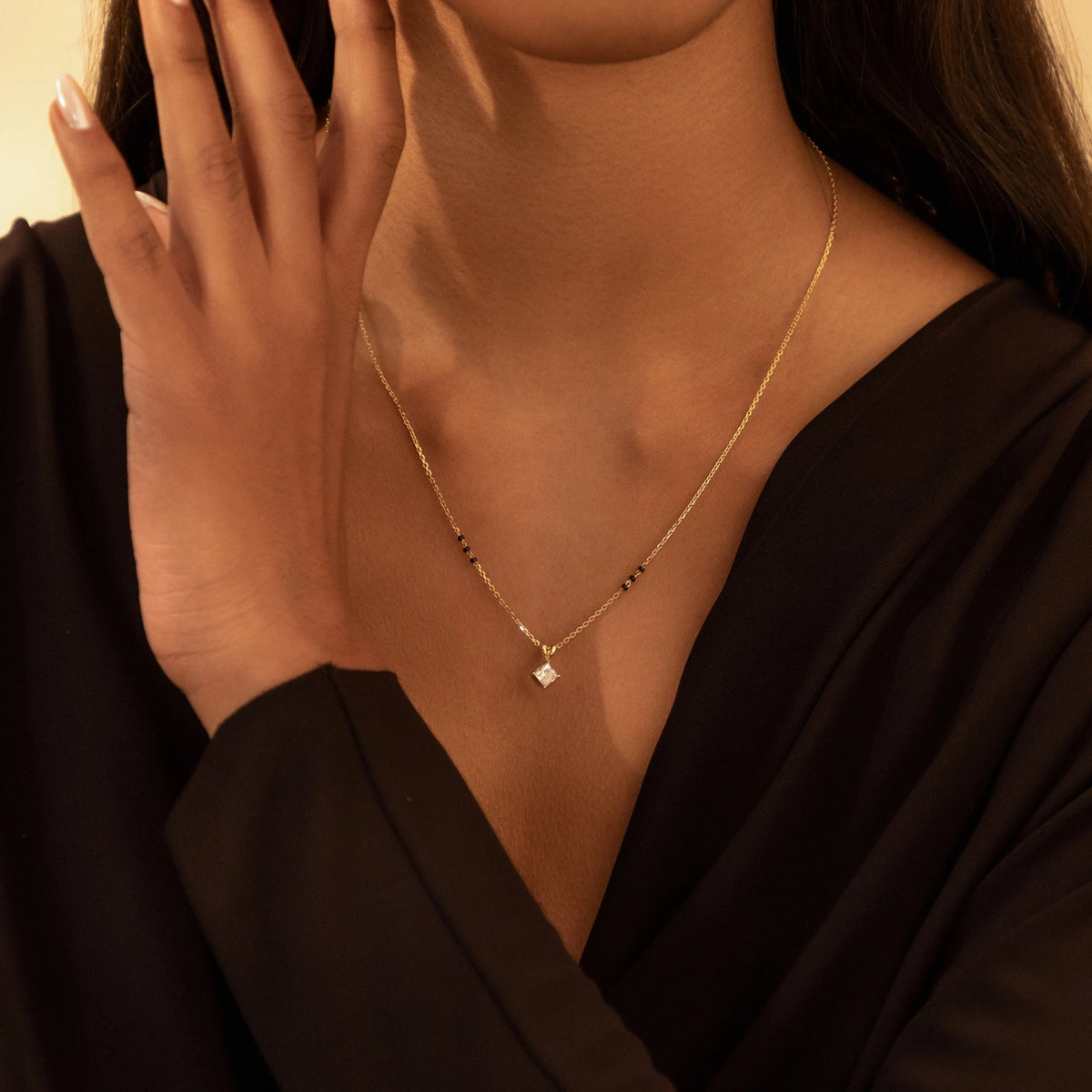 Chandni Mangalsutra on model