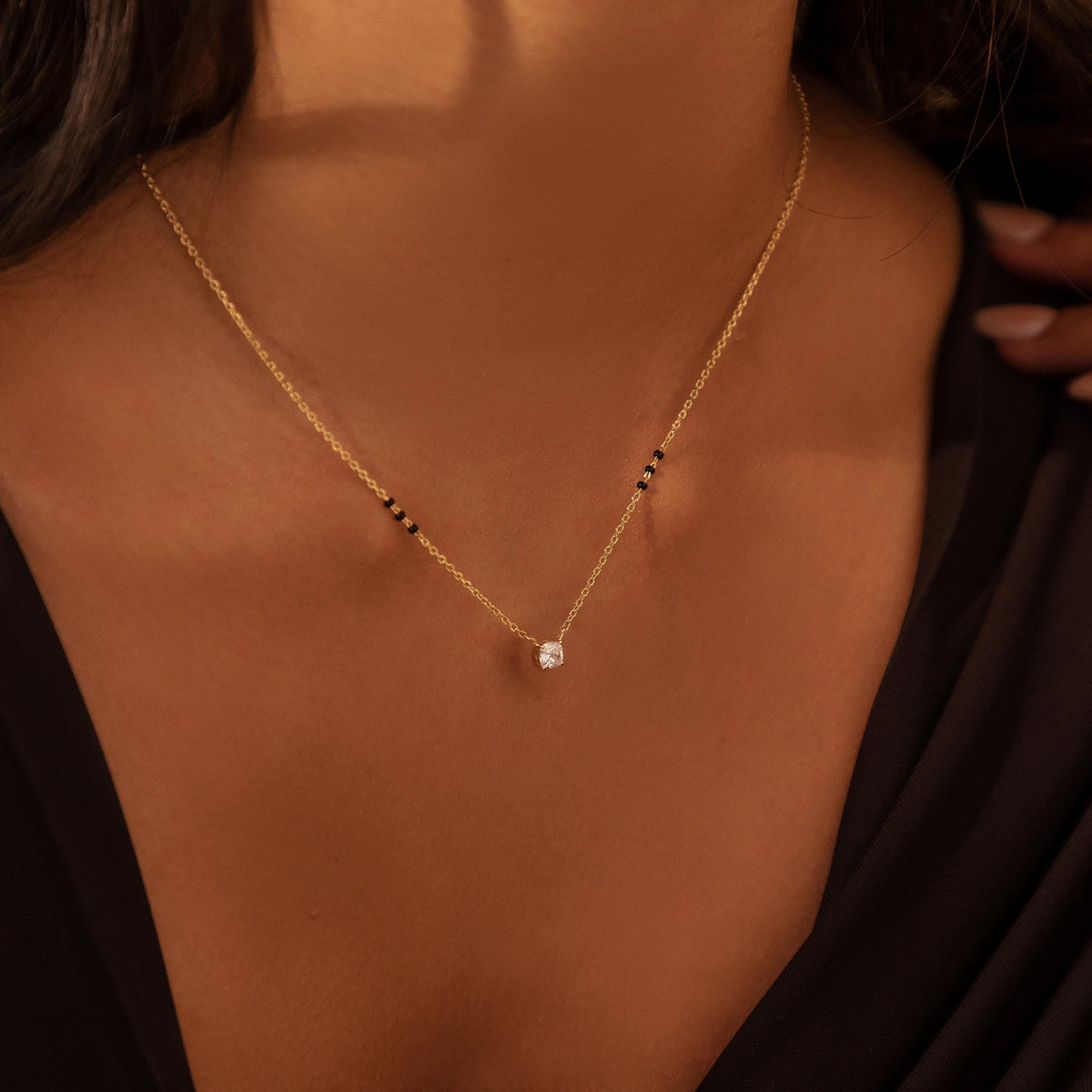Isha Mangalsutra on model