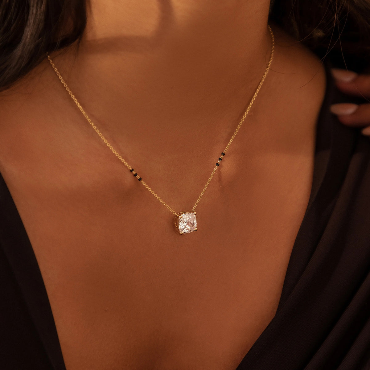 Isha Mangalsutra on model