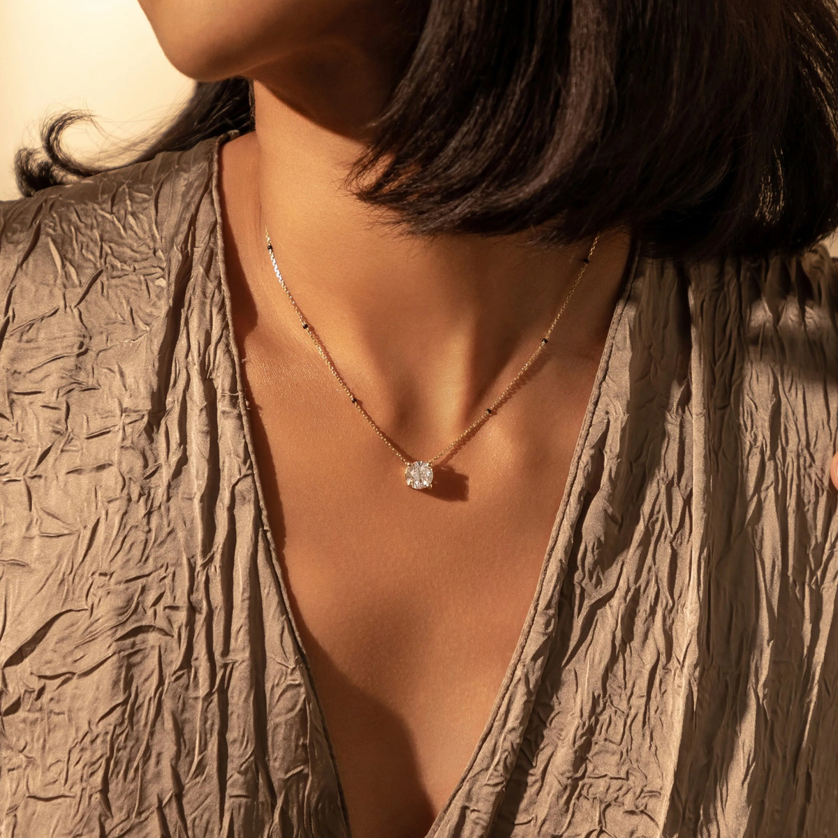 Roshni Mangalsutra on model