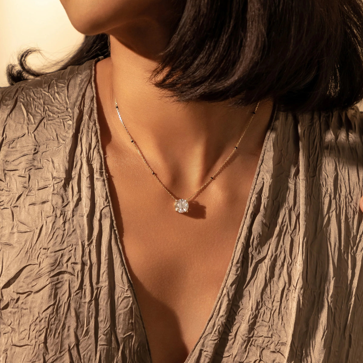Roshni Mangalsutra on model
