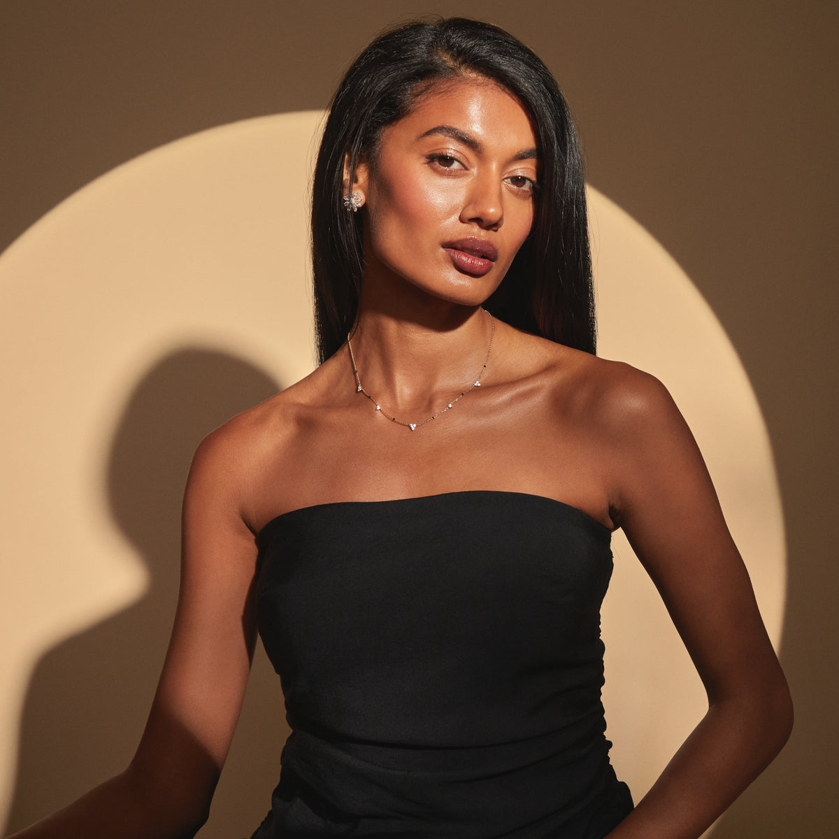 Model wearing the Lehar Mangalsutra, look 2