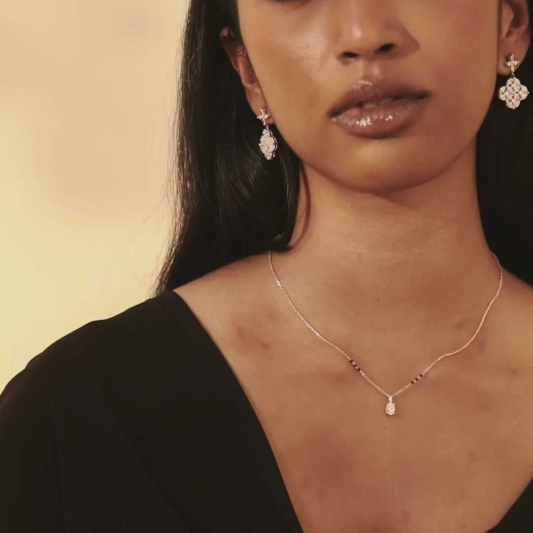 Video of the Juhi Mangalsutra worn by a model