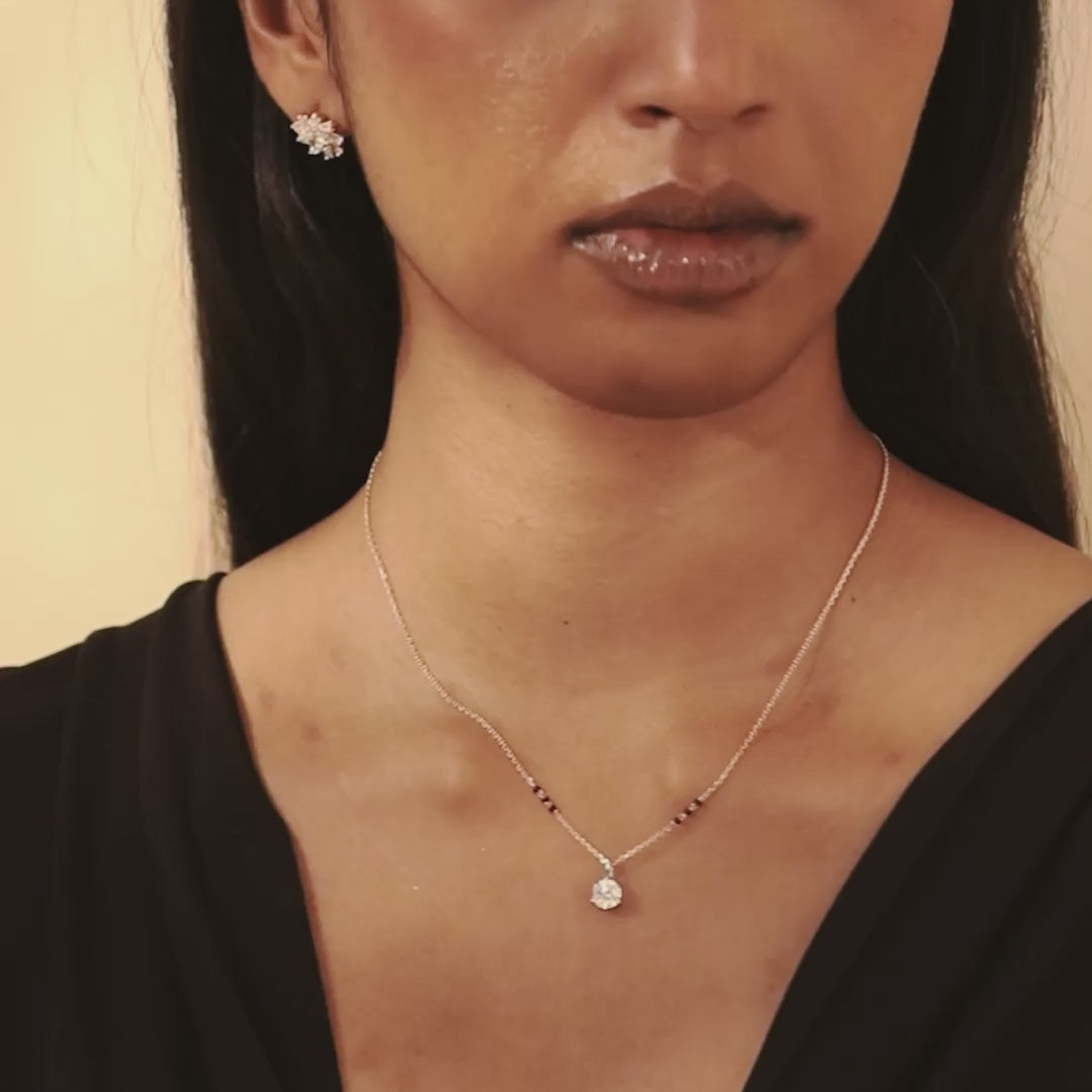 Video of the Sohini Mangalsutra worn by a model
