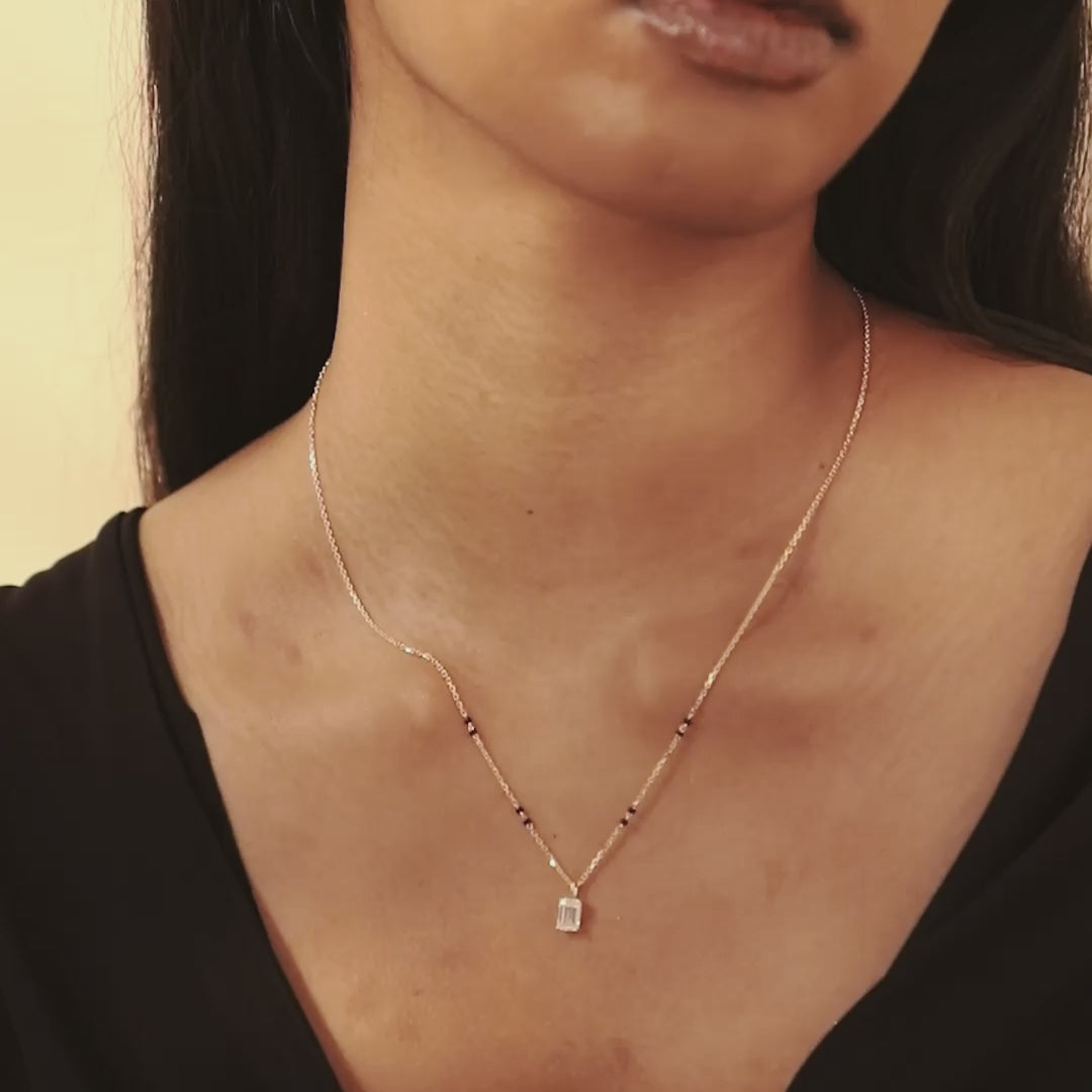 Video of the Manjari Mangalsutra worn by a model
