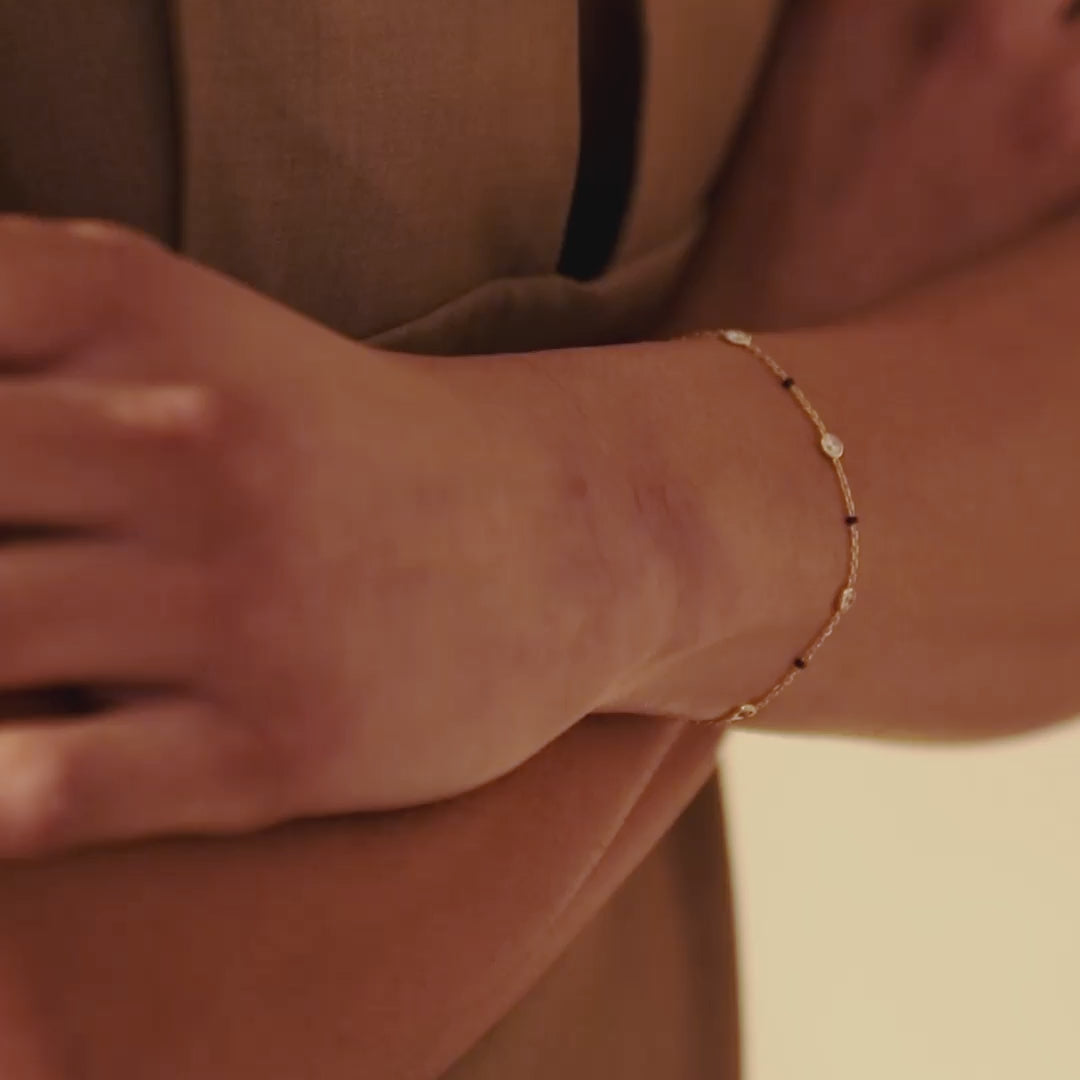 Video of the Eternity Bracelet Mangalsutra worn by a model
