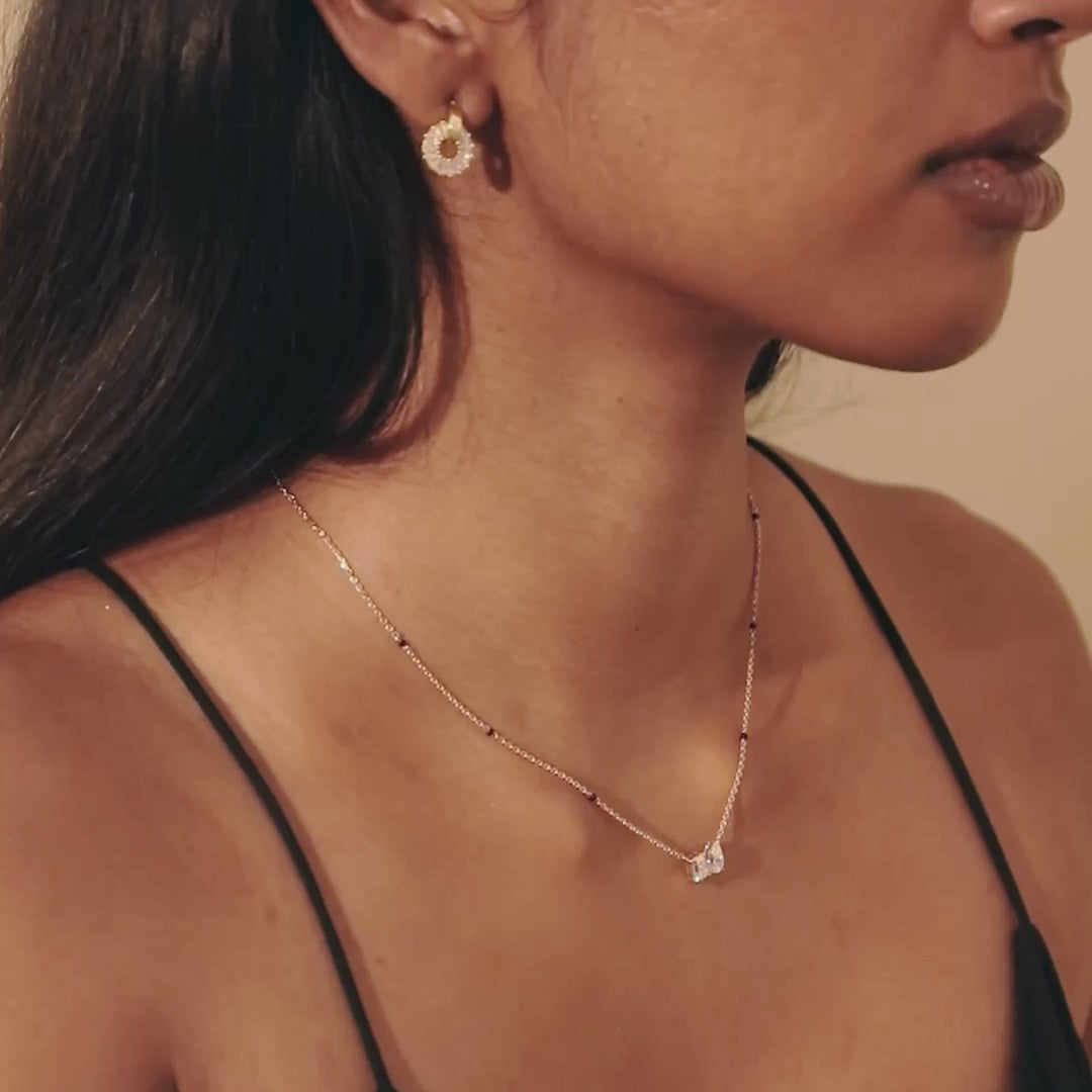 Video of the Sitara Mangalsutra worn by a model