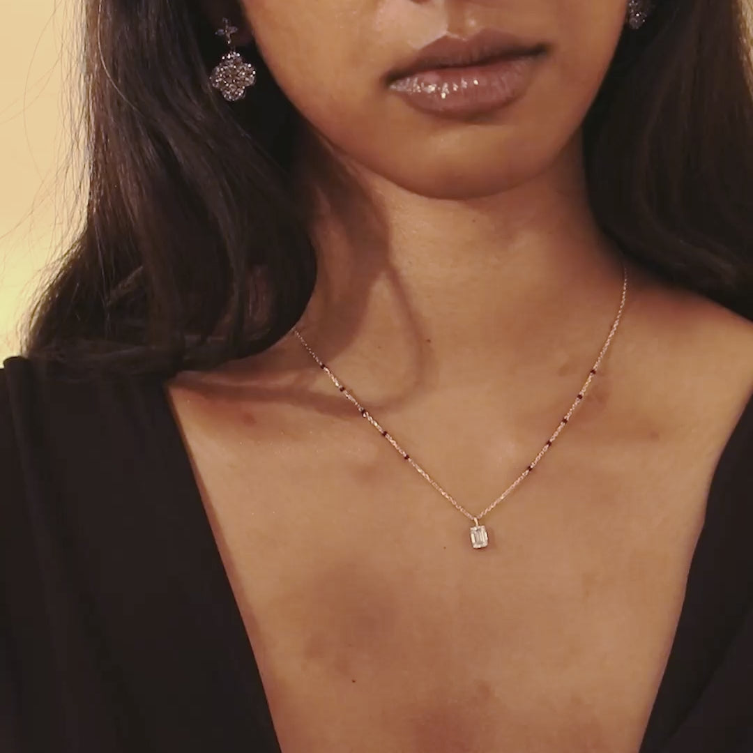 Video of the Anaya Mangalsutra worn by a model