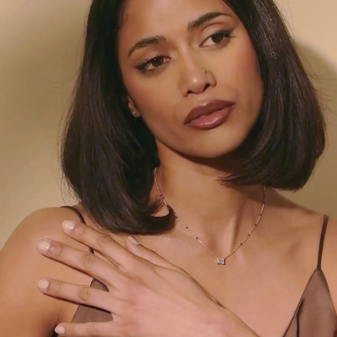 Modern Mangal Aanchal Mangalsutra Model Video – Emerald Diamond, 5-Bead Chain in Yellow Gold